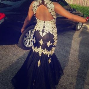 A beautiful black and gold dress!!